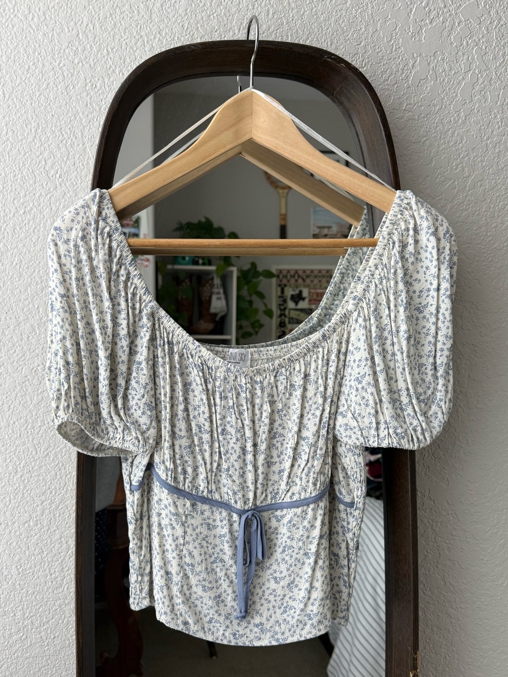 Sienna Sky Cream Blue Floral Puff Sleeve Top Smocked Back Size L